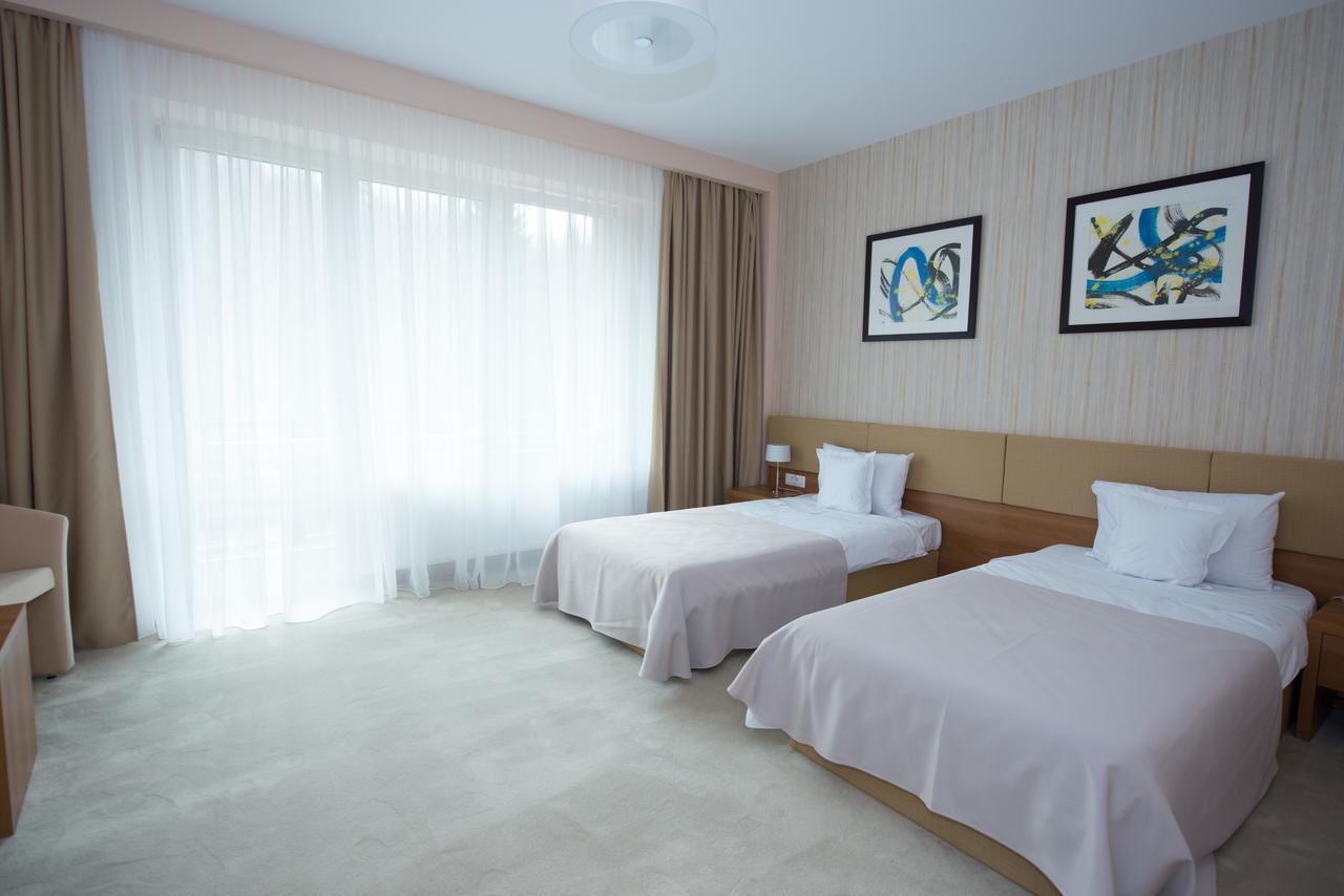 Hotel Tts**** Spa&Wellness Covasna Exterior photo